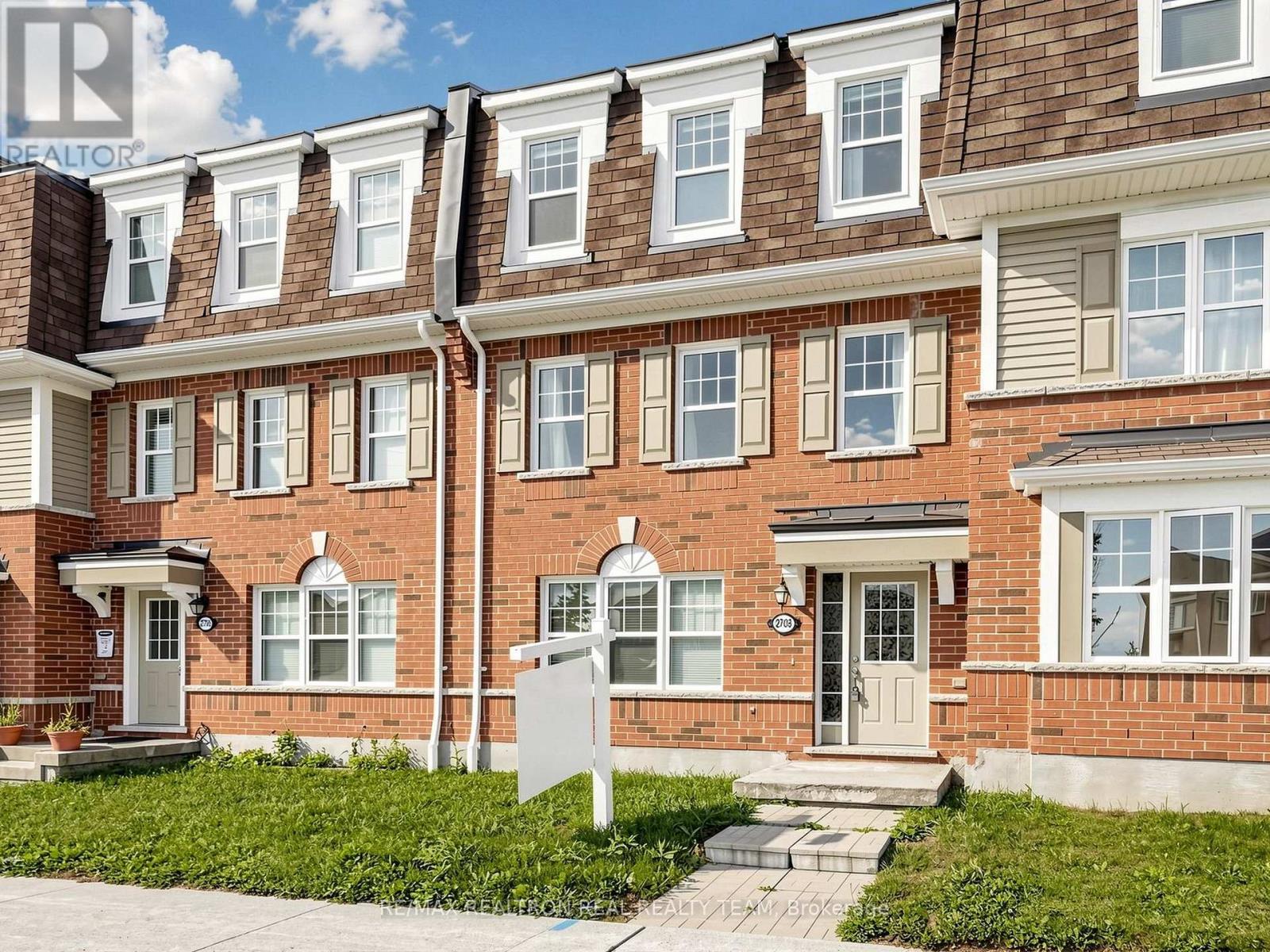 2708 Burkholder Drive, Pickering, Ontario  L1X 0G2 - Photo 4 - E13673070