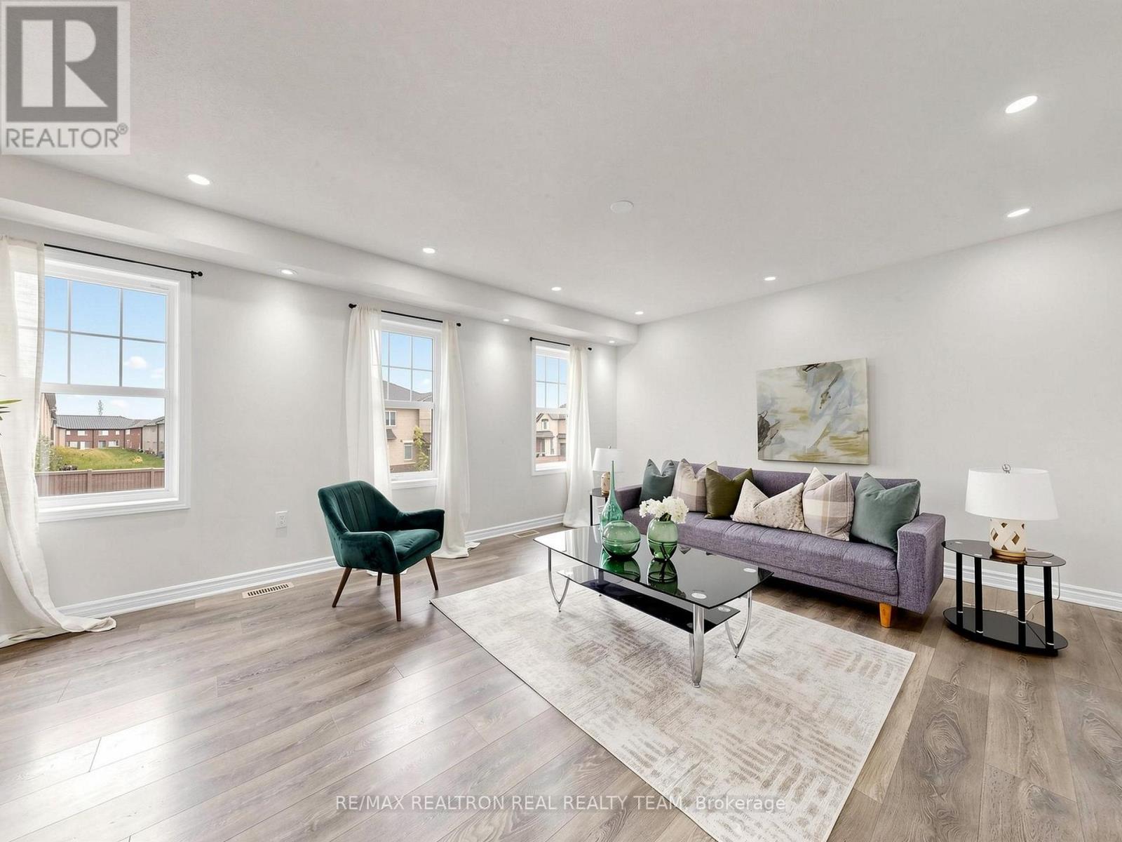 2708 Burkholder Drive, Pickering, Ontario  L1X 0G2 - Photo 6 - E13673070