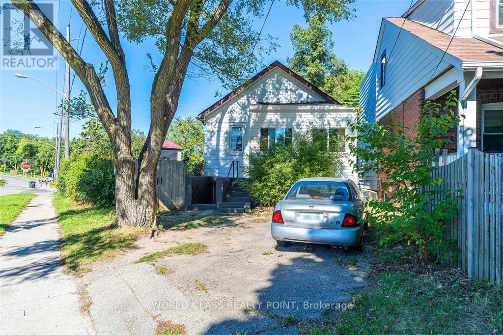 1 MCINTOSH STREET, Toronto, Ontario