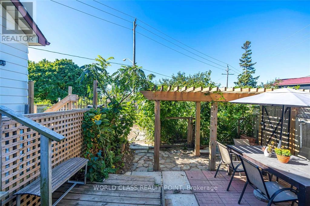1 Mcintosh Street, Toronto, Ontario  M1N 3Y3 - Photo 6 - E13673112
