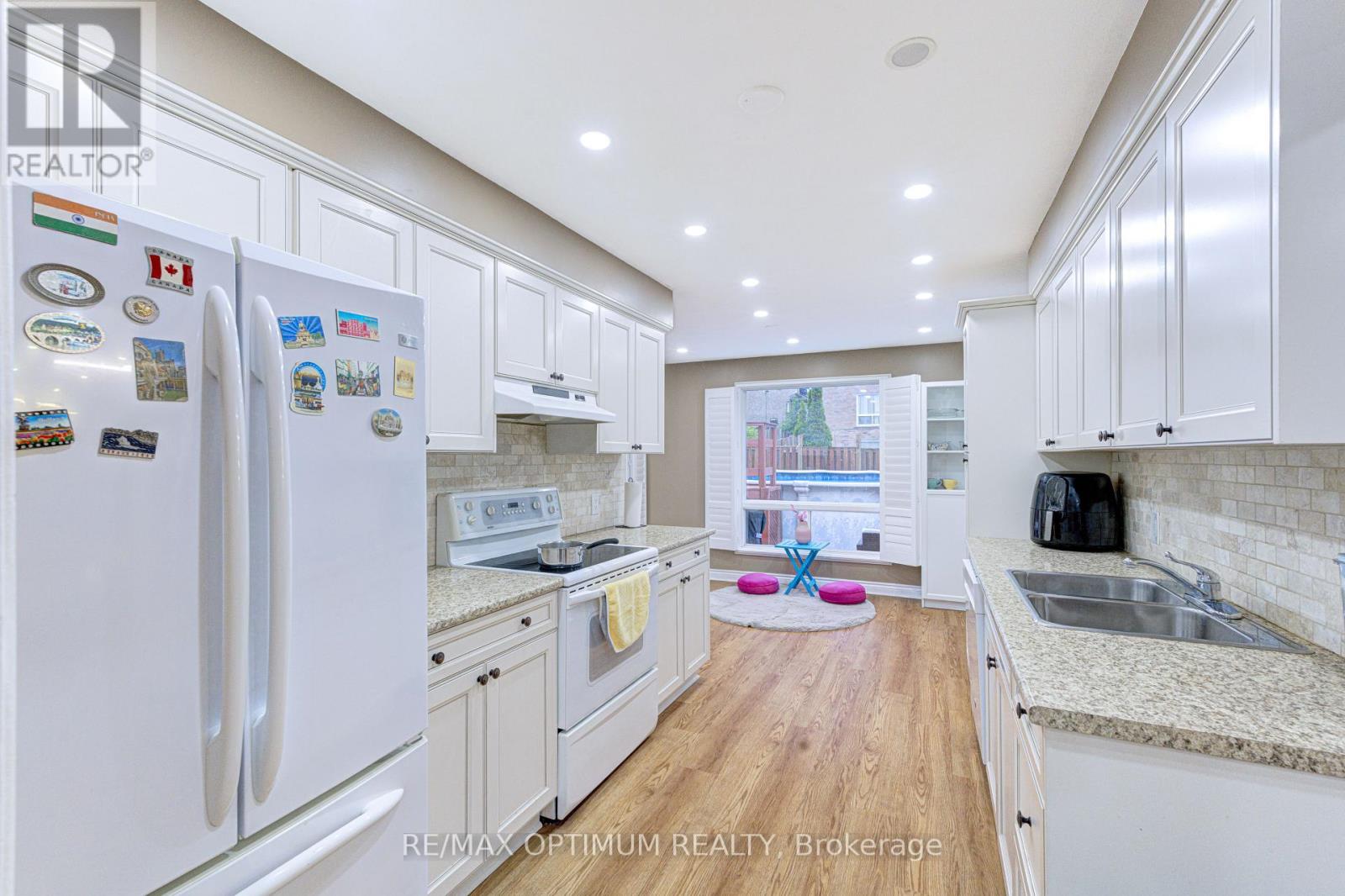 11 Murkar Crescent, Whitby, Ontario  L1N 8Y4 - Photo 16 - E13673210