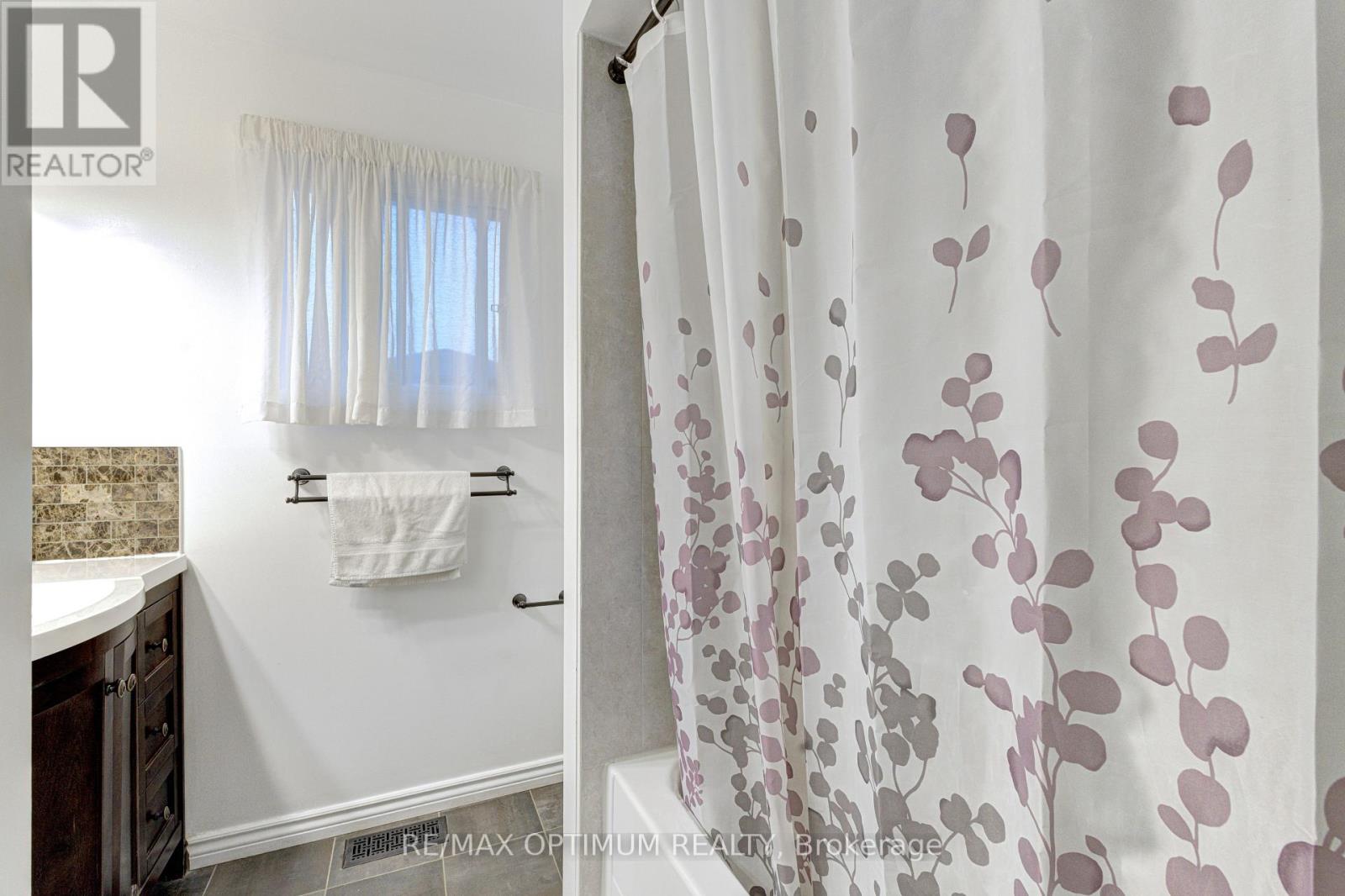 11 Murkar Crescent, Whitby, Ontario  L1N 8Y4 - Photo 36 - E13673210