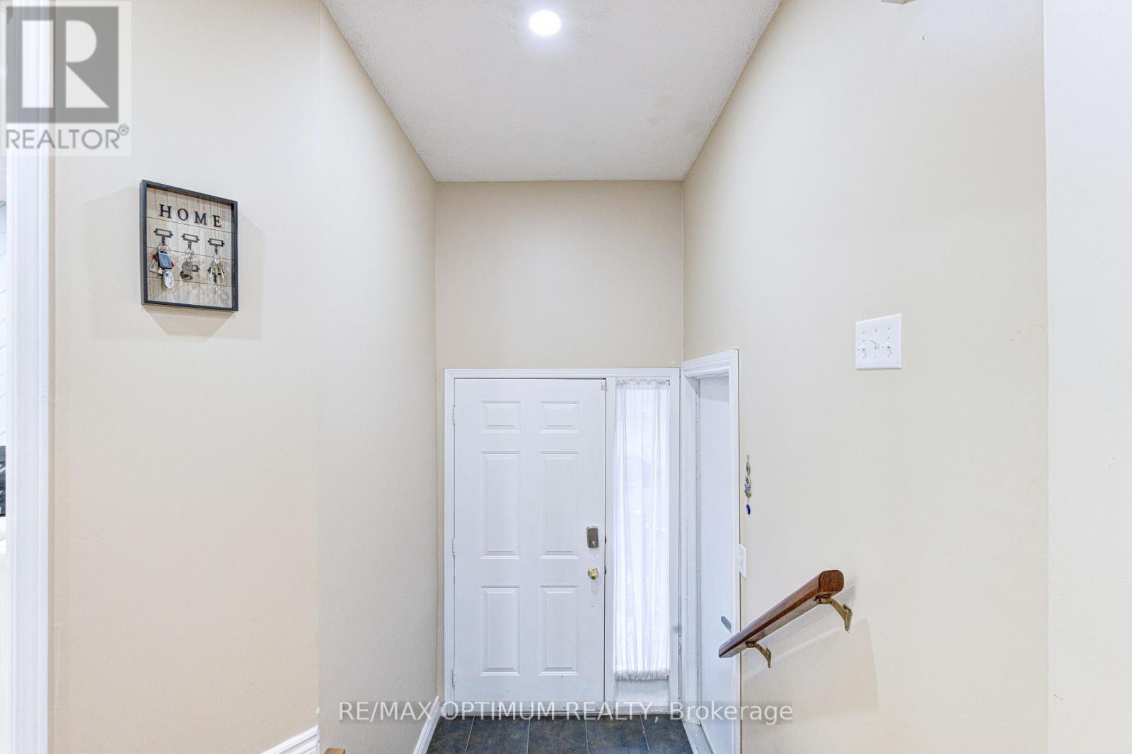 11 Murkar Crescent, Whitby, Ontario  L1N 8Y4 - Photo 5 - E13673210