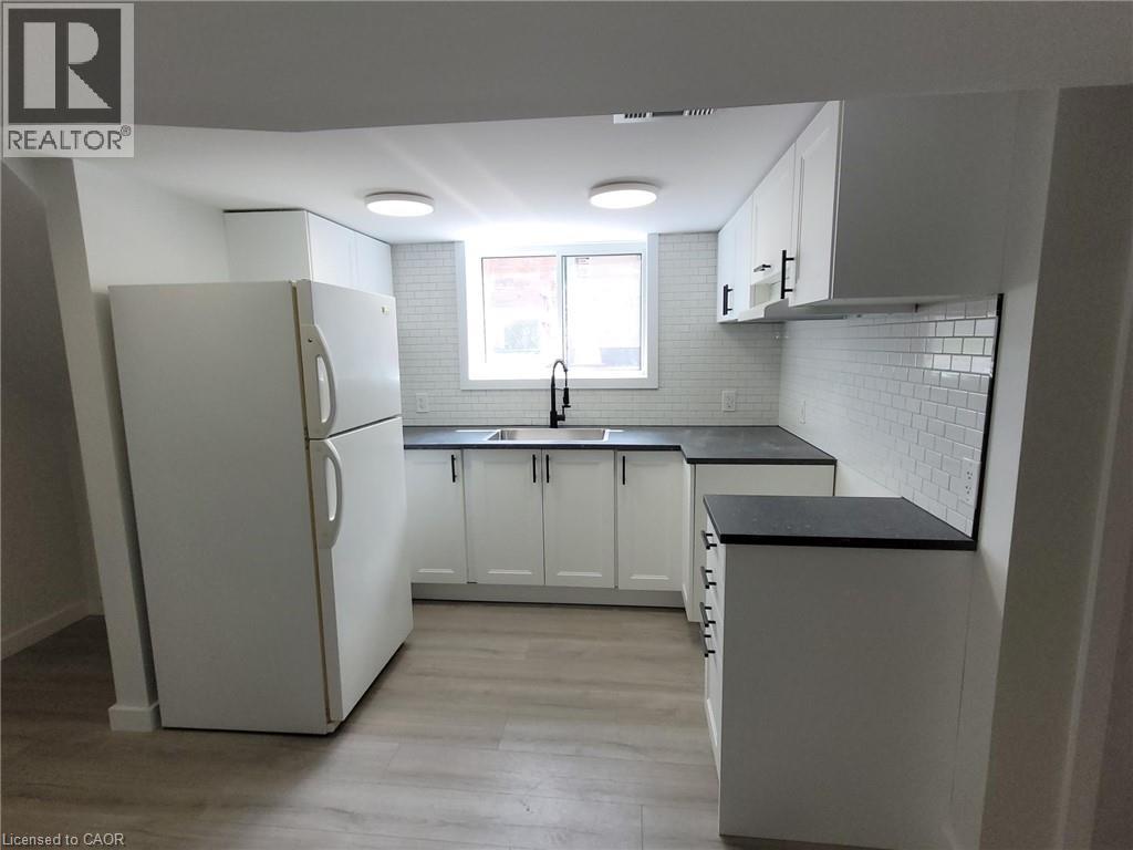 132 East 31st Street, Hamilton, Ontario  L8V 3P2 - Photo 9 - 40853200
