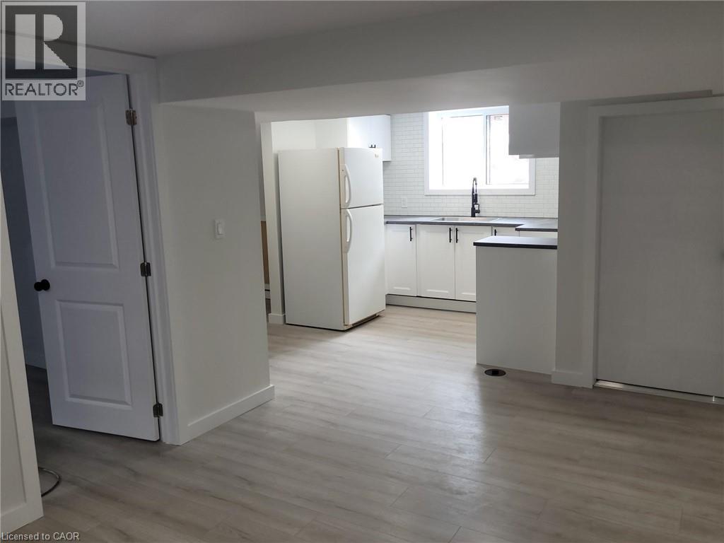 132 East 31st Street, Hamilton, Ontario  L8V 3P2 - Photo 8 - 40853200