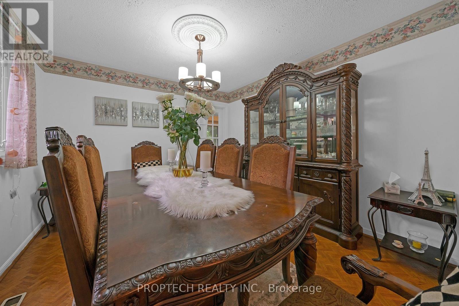 245 Fincham Avenue, Markham (Markham Village), Ontario  L3P 4E5 - Photo 10 - N13673068