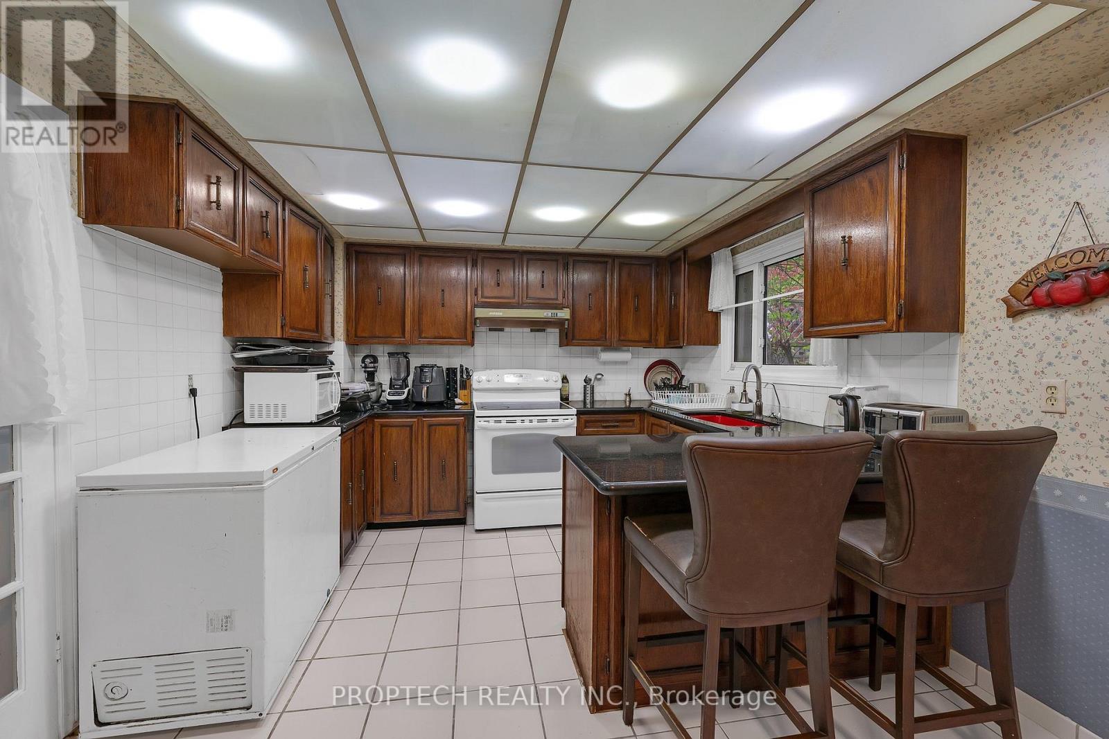 245 Fincham Avenue, Markham (Markham Village), Ontario  L3P 4E5 - Photo 17 - N13673068
