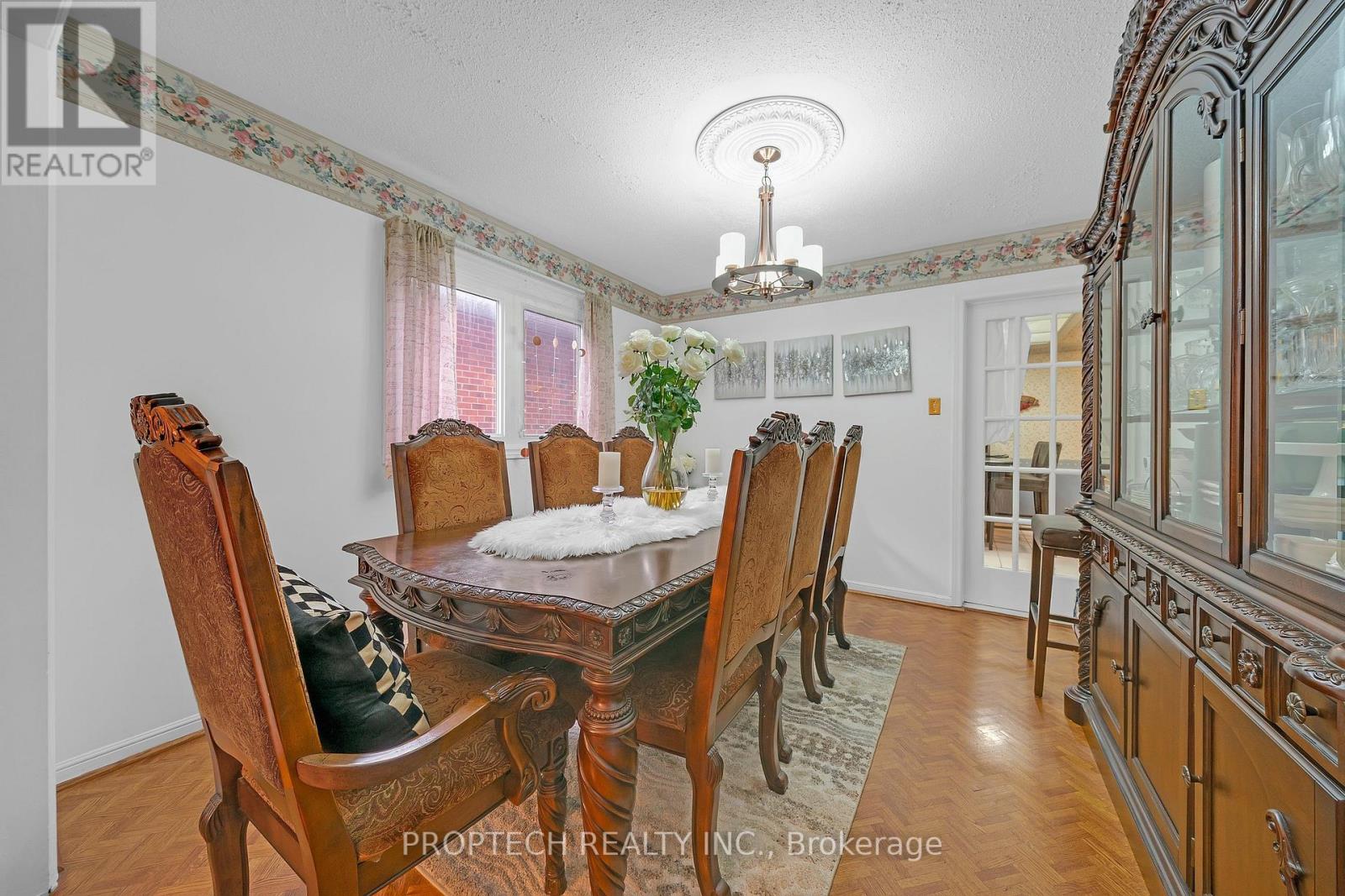 245 Fincham Avenue, Markham (Markham Village), Ontario  L3P 4E5 - Photo 9 - N13673068