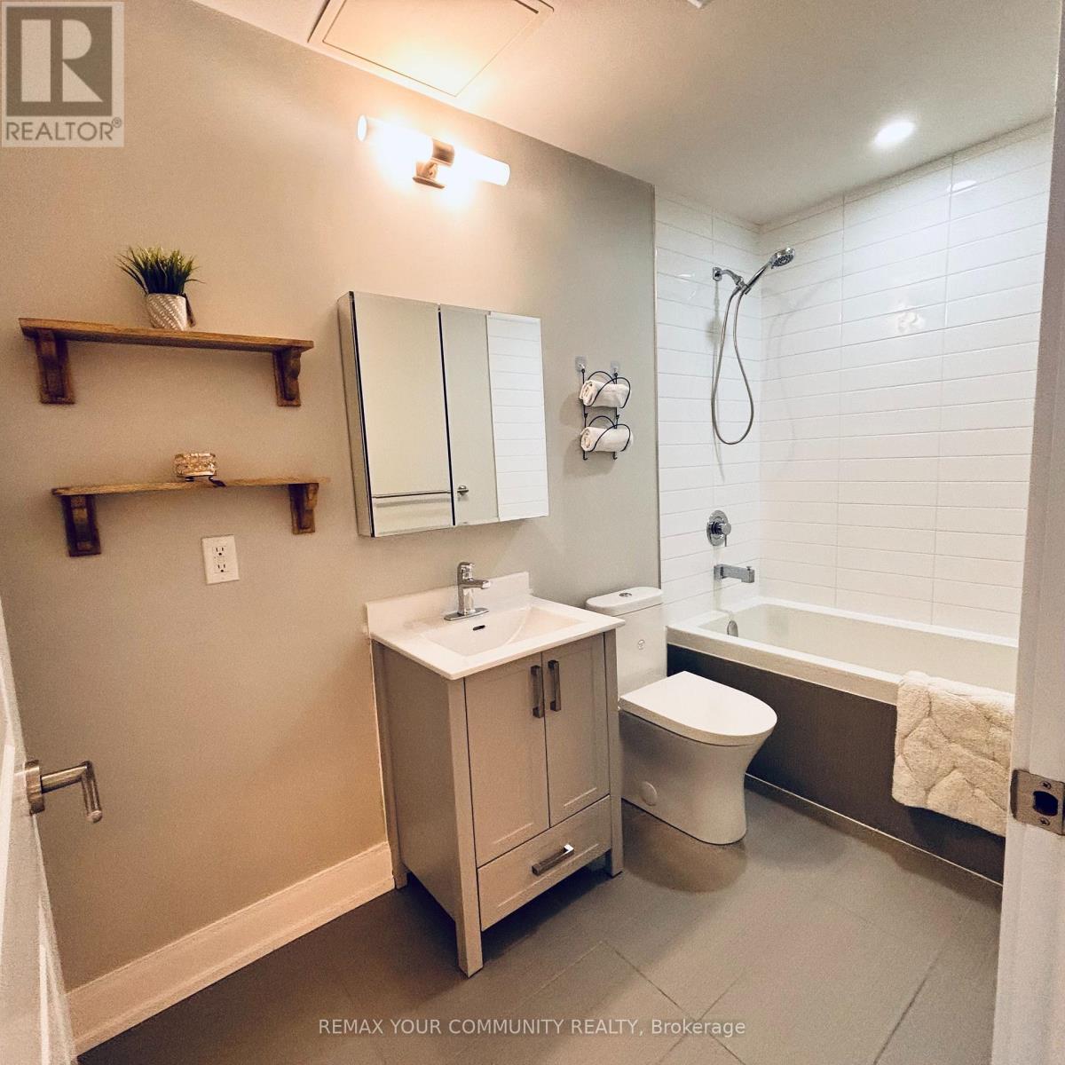 318b - 9600 Yonge Street, Richmond Hill, Ontario  L4C 0X3 - Photo 12 - N13673092