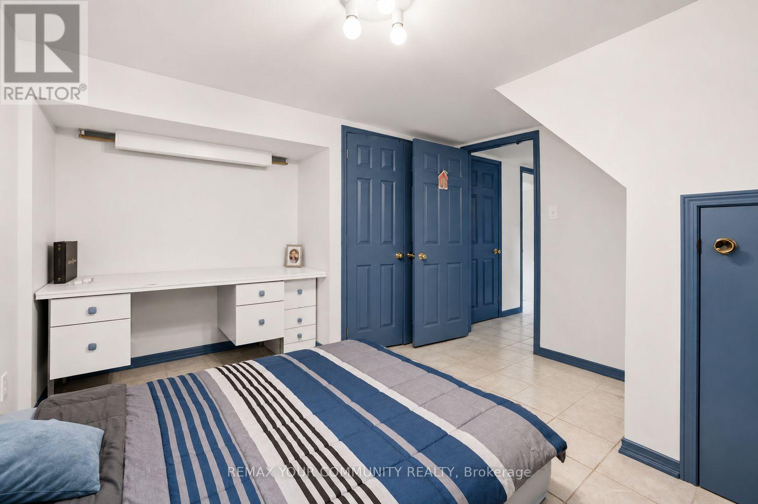 Lower Unit - 14 Webster Drive, Aurora, Ontario  L4G 2A5 - Photo 10 - N13673098