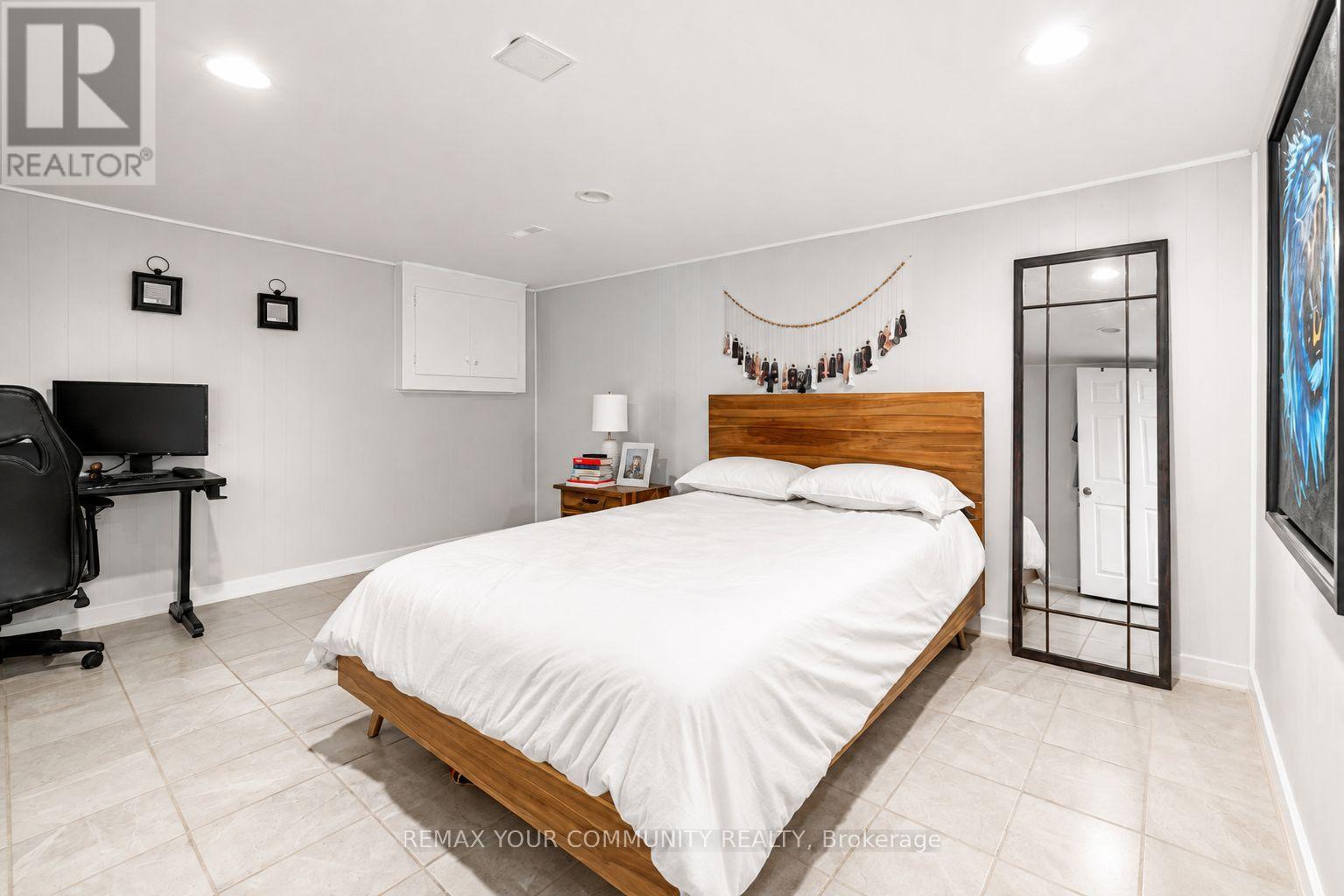 Lower Unit - 14 Webster Drive, Aurora, Ontario  L4G 2A5 - Photo 6 - N13673098