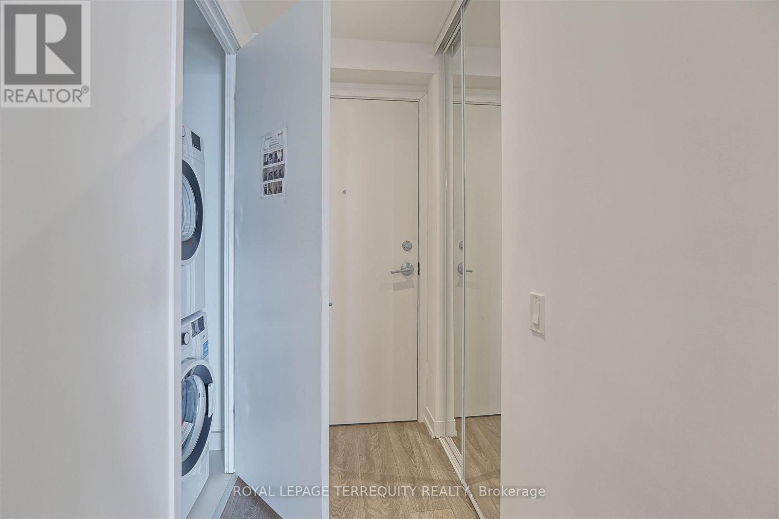 3707 - 898 Portage Parkway, Vaughan, Ontario  L4K 0J6 - Photo 2 - N13673214