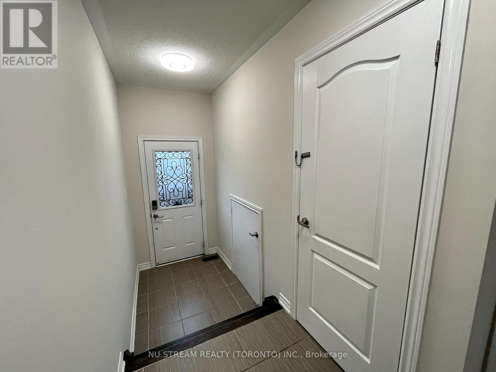 1st&bsm - 41 Begonia Street, Markham, Ontario  L6E 0P6 - Photo 3 - N13673248