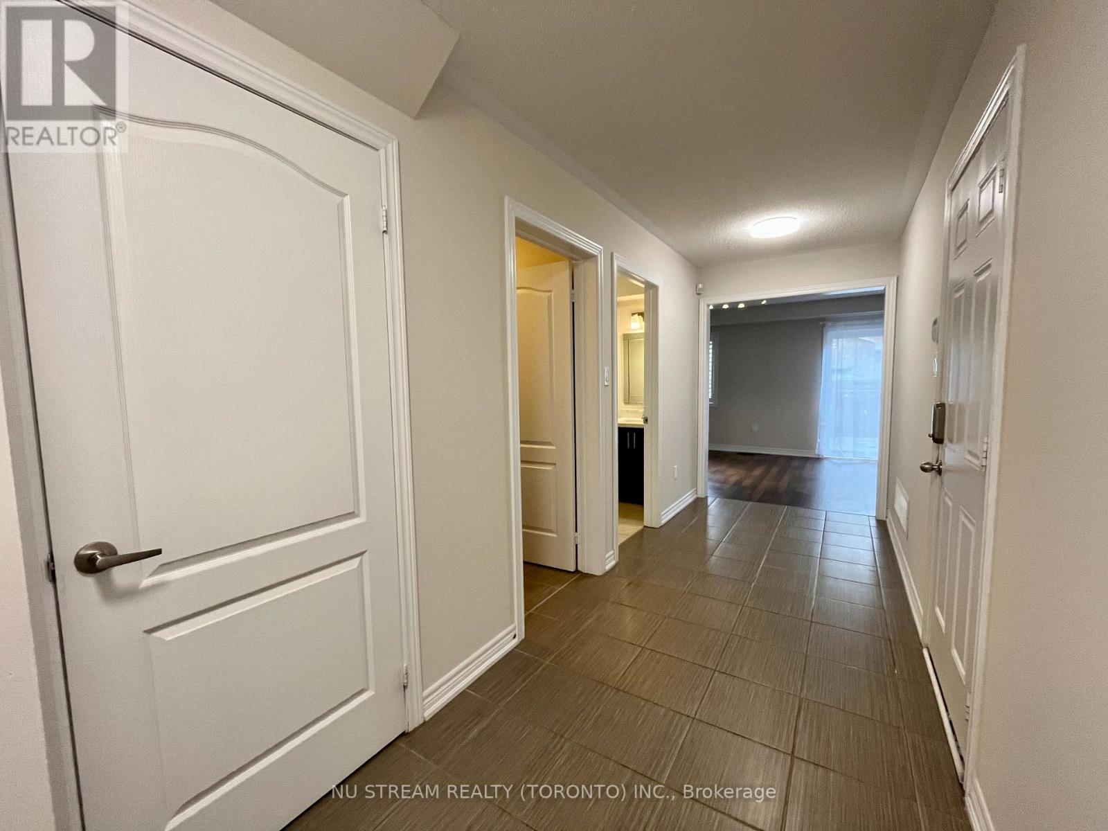 1st&bsm - 41 Begonia Street, Markham, Ontario  L6E 0P6 - Photo 4 - N13673248