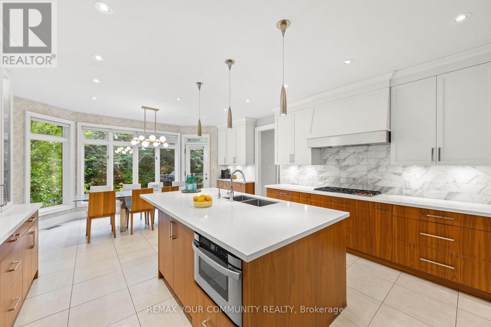 75 Arnold Avenue, Vaughan (Crestwood-Springfarm-Yorkhill), Ontario  L4J 1B4 - Photo 10 - N13673256