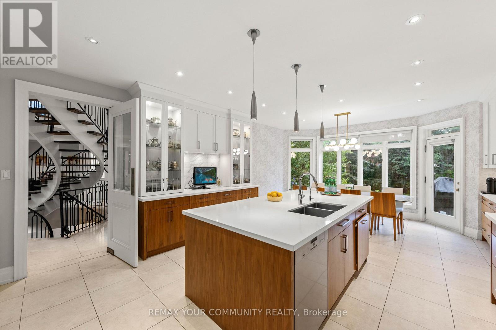 75 Arnold Avenue, Vaughan (Crestwood-Springfarm-Yorkhill), Ontario  L4J 1B4 - Photo 12 - N13673256