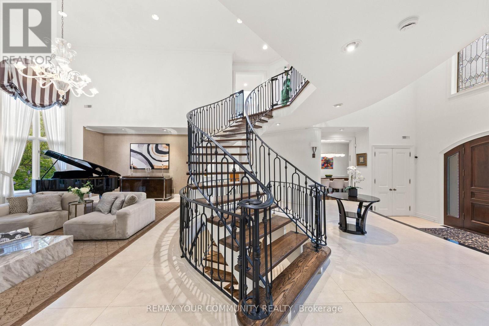 75 Arnold Avenue, Vaughan (Crestwood-Springfarm-Yorkhill), Ontario  L4J 1B4 - Photo 6 - N13673256
