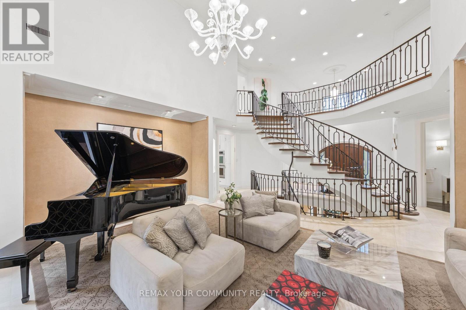 75 Arnold Avenue, Vaughan (Crestwood-Springfarm-Yorkhill), Ontario  L4J 1B4 - Photo 9 - N13673256