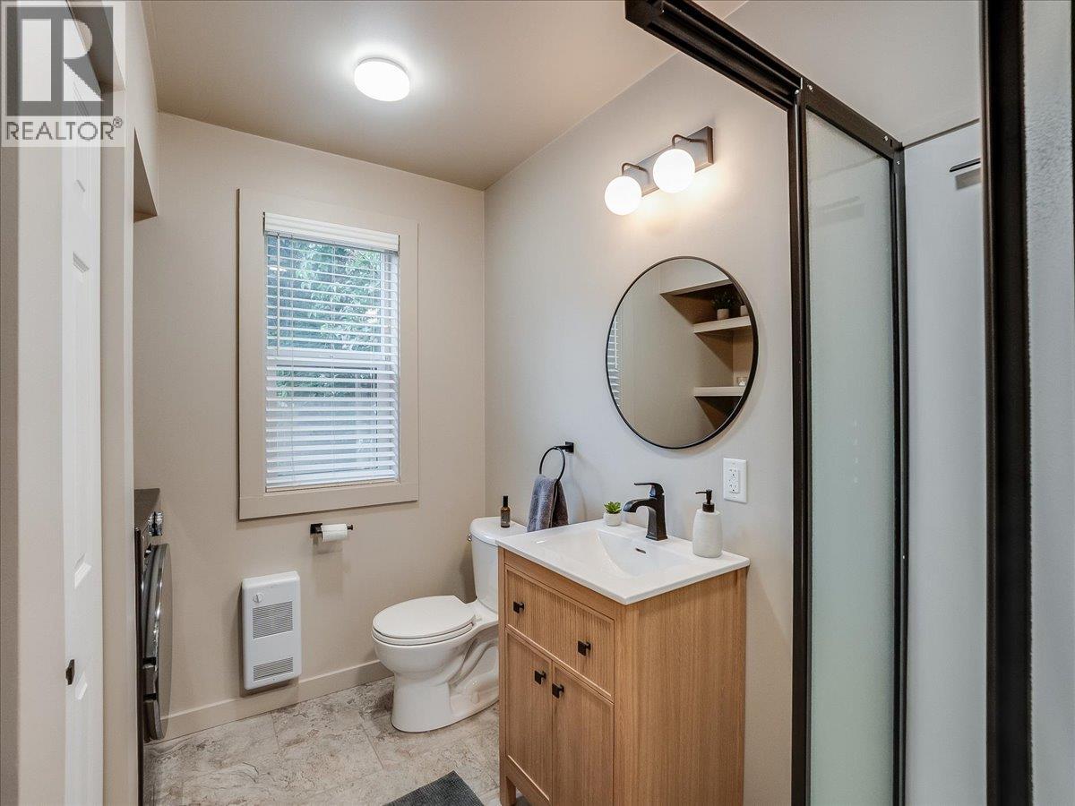 2116 Columbia Avenue, Castlegar, British Columbia  V1N 2X1 - Photo 40 - 10388013