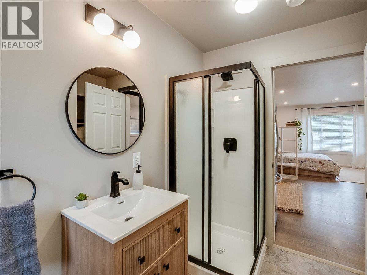 2116 Columbia Avenue, Castlegar, British Columbia  V1N 2X1 - Photo 41 - 10388013