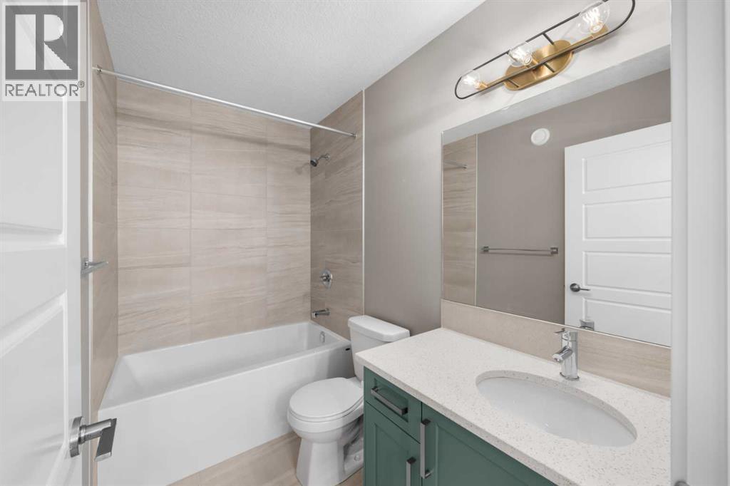94 Sora Gardens SE, Calgary, Alberta  T3S 0V3 - Photo 7 - A2336374