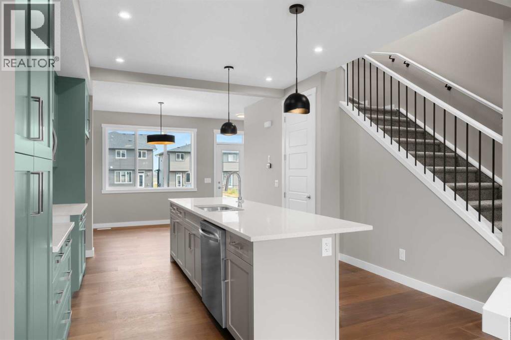 94 Sora Gardens SE, Calgary, Alberta  T3S 0V3 - Photo 4 - A2336374