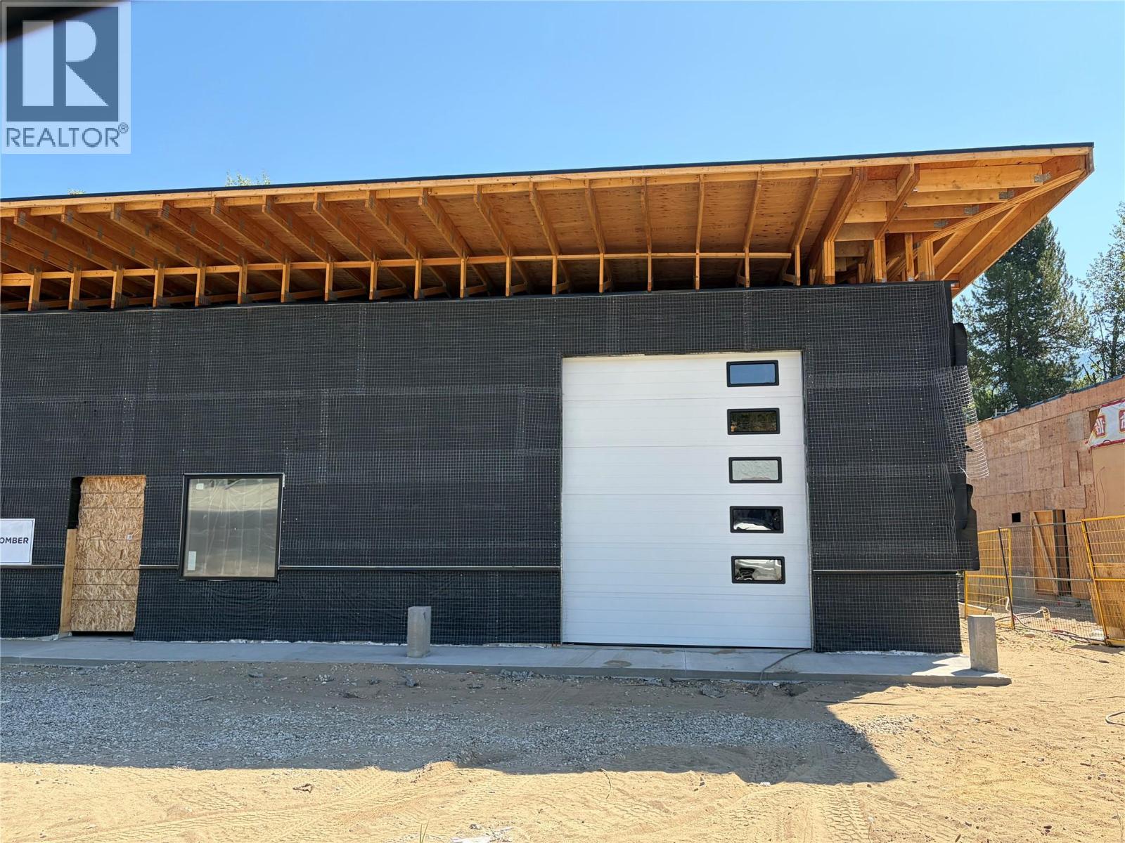2241 6th Avenue Unit# B, Castlegar, British Columbia  V1N 2W1 - Photo 3 - 10397630