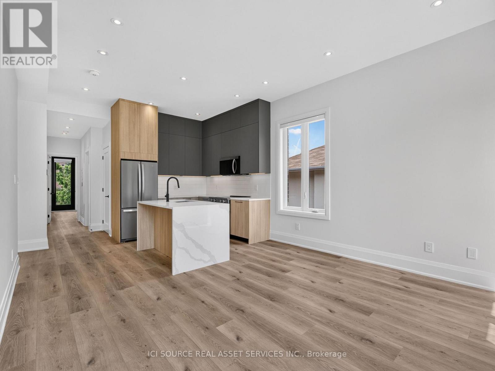 Unit 4 - 28 Norcross Road, Toronto, Ontario  M3H 2R4 - Photo 2 - C13529198