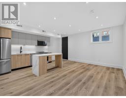 UNIT 5 - 28 NORCROSS ROAD, Toronto, Ontario