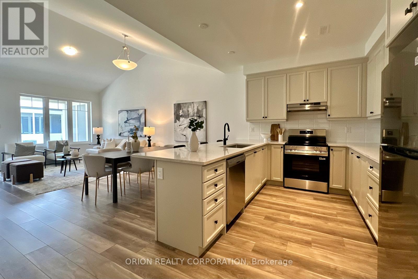 719 Sargeant Place, Innisfil, Ontario  L9S 0S9 - Photo 4 - N13647020