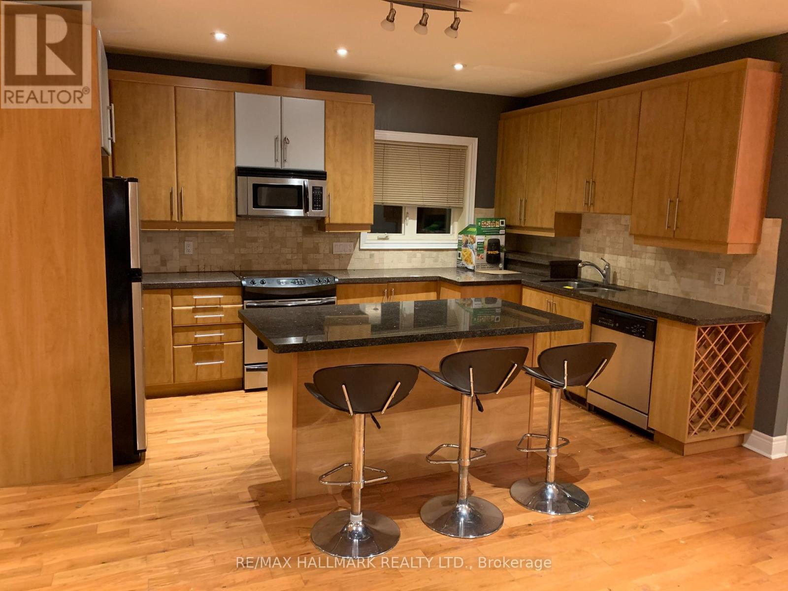 6 Griggsden Avenue, Toronto, Ontario  M9P 2Z5 - Photo 20 - W13659634