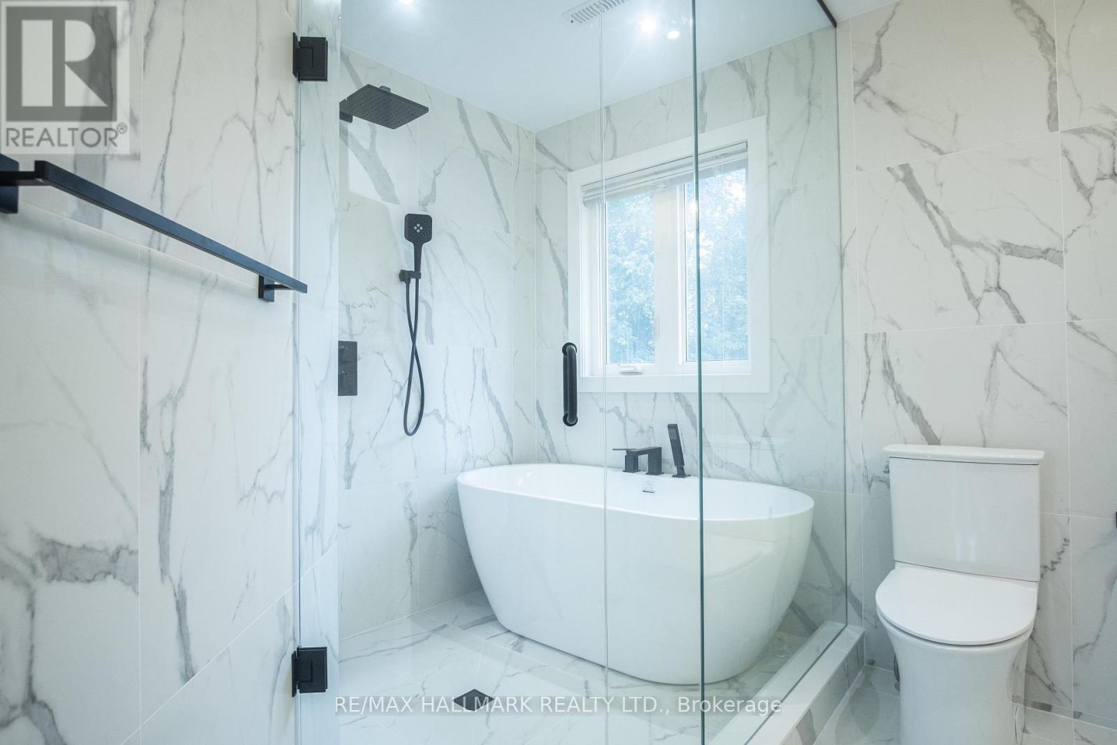 6 Griggsden Avenue, Toronto, Ontario  M9P 2Z5 - Photo 15 - W13659634