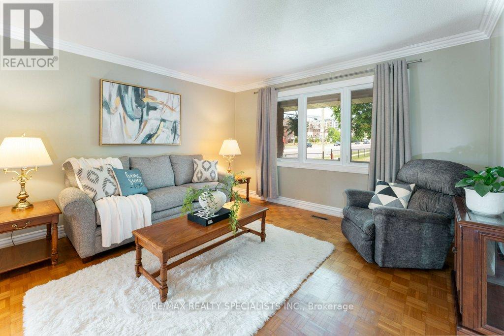 330 HICKORY CIRCLE, Oakville, Ontario