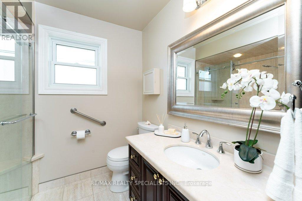 330 Hickory Circle, Oakville, Ontario  L6H 4T5 - Photo 15 - W13673012