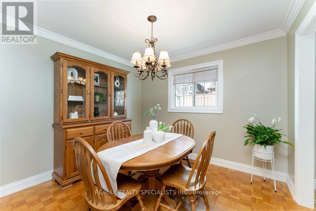 330 Hickory Circle, Oakville, Ontario  L6H 4T5 - Photo 6 - W13673012