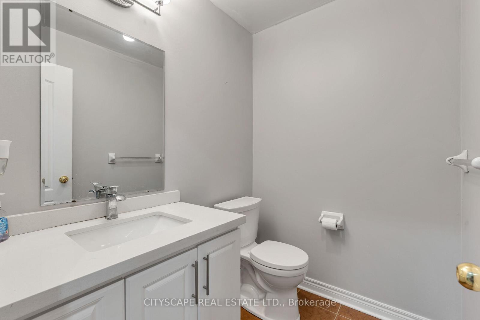 5623 Longboat Avenue, Mississauga, Ontario  L5M 7E5 - Photo 12 - W13673026