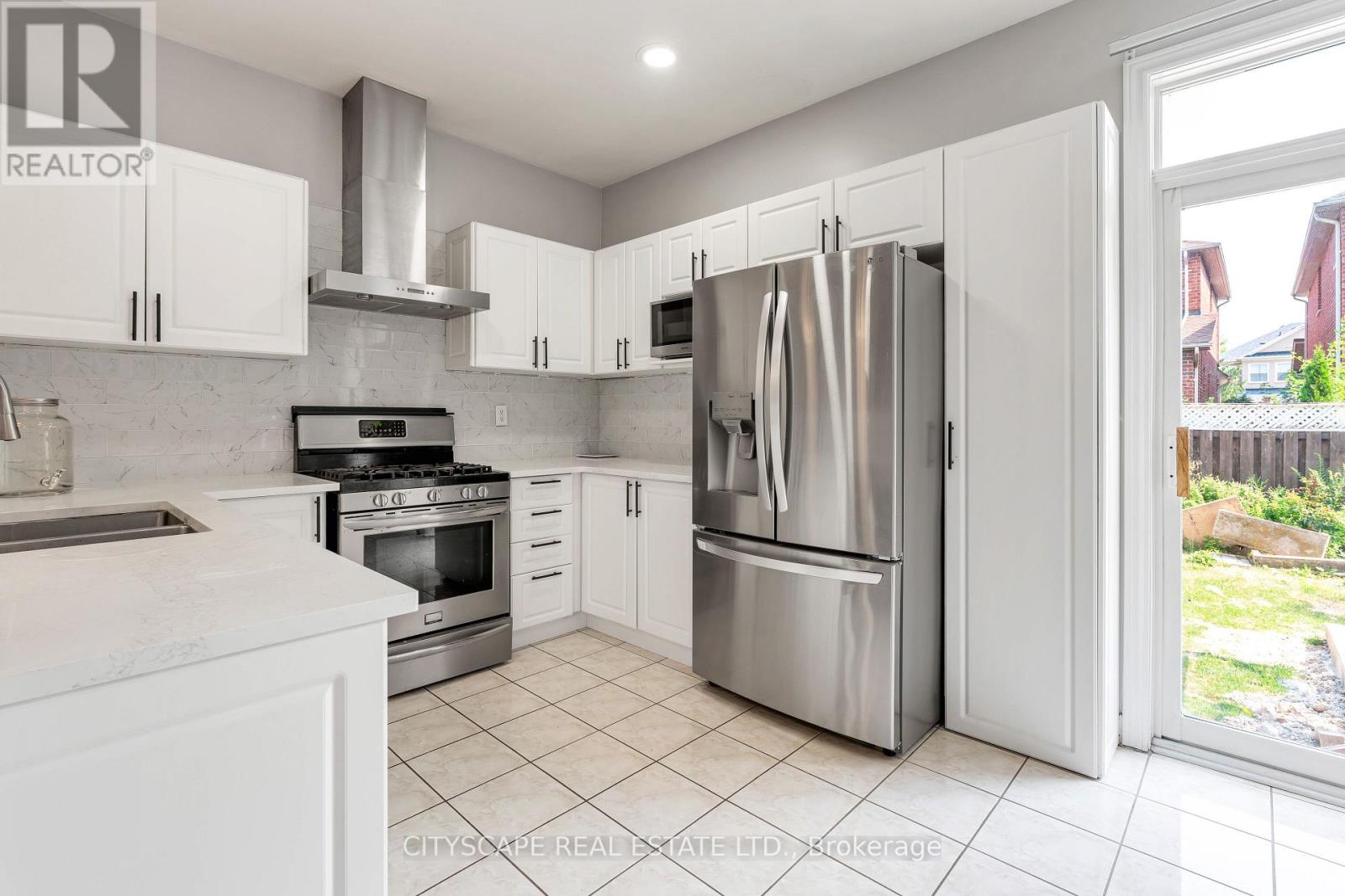 5623 Longboat Avenue, Mississauga, Ontario  L5M 7E5 - Photo 23 - W13673026
