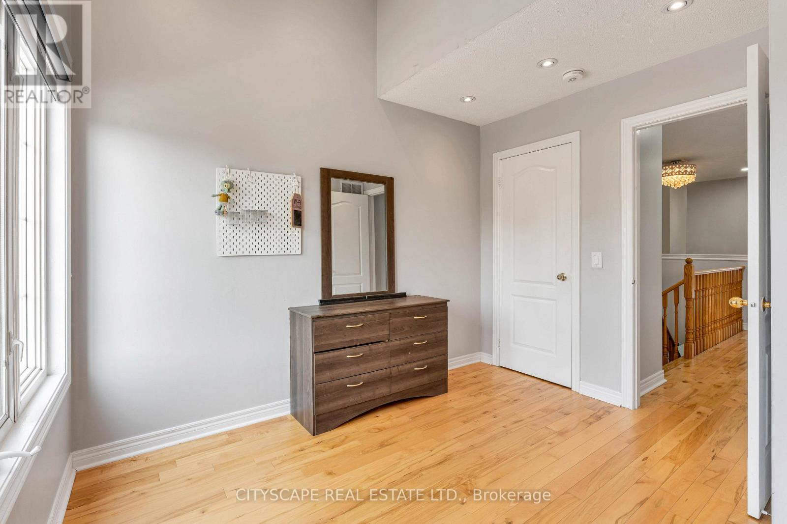 5623 Longboat Avenue, Mississauga, Ontario  L5M 7E5 - Photo 27 - W13673026