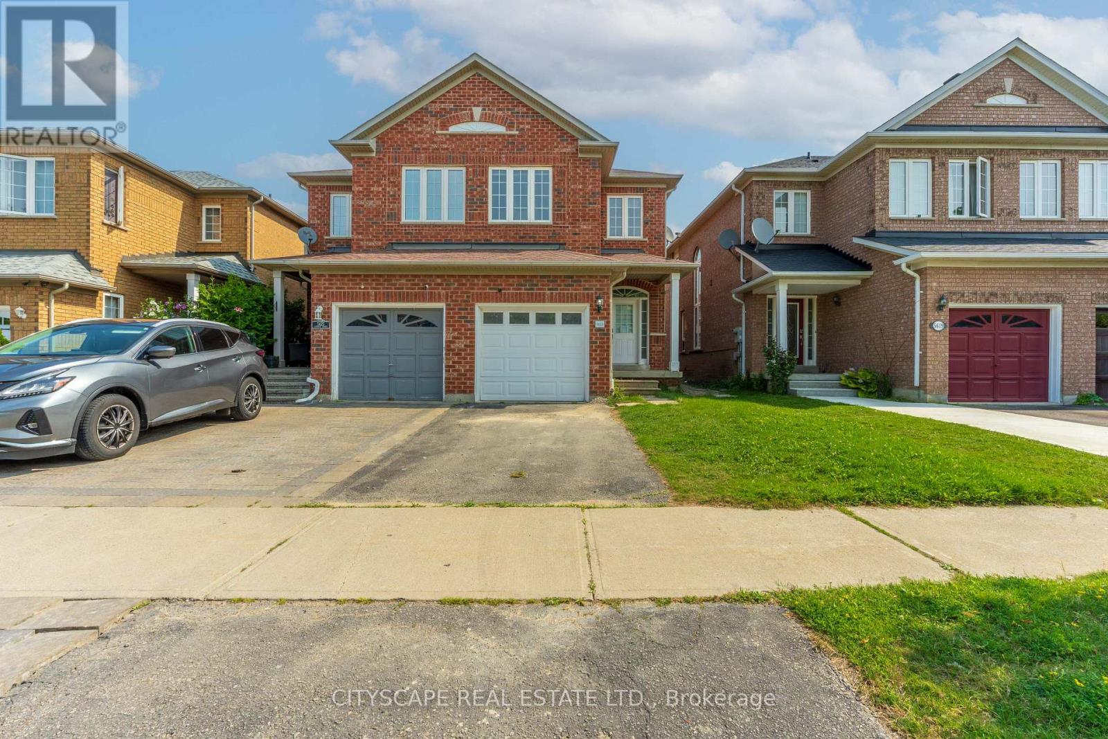 5623 Longboat Avenue, Mississauga, Ontario  L5M 7E5 - Photo 3 - W13673026
