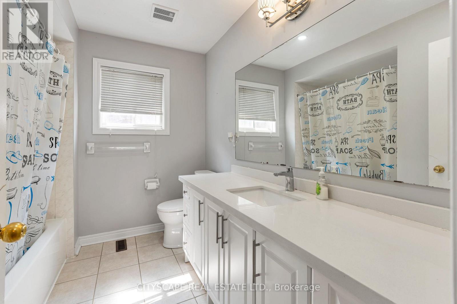 5623 Longboat Avenue, Mississauga, Ontario  L5M 7E5 - Photo 31 - W13673026