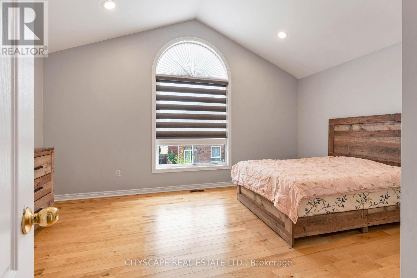5623 Longboat Avenue, Mississauga, Ontario  L5M 7E5 - Photo 32 - W13673026