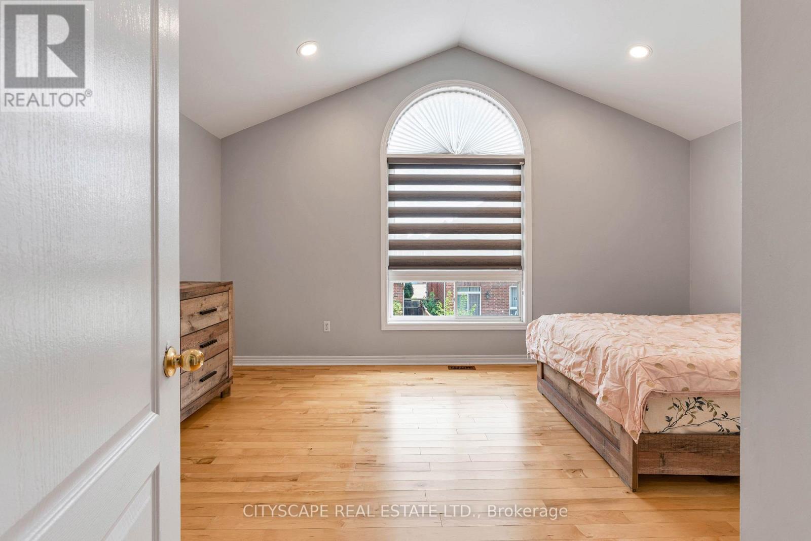 5623 Longboat Avenue, Mississauga, Ontario  L5M 7E5 - Photo 33 - W13673026