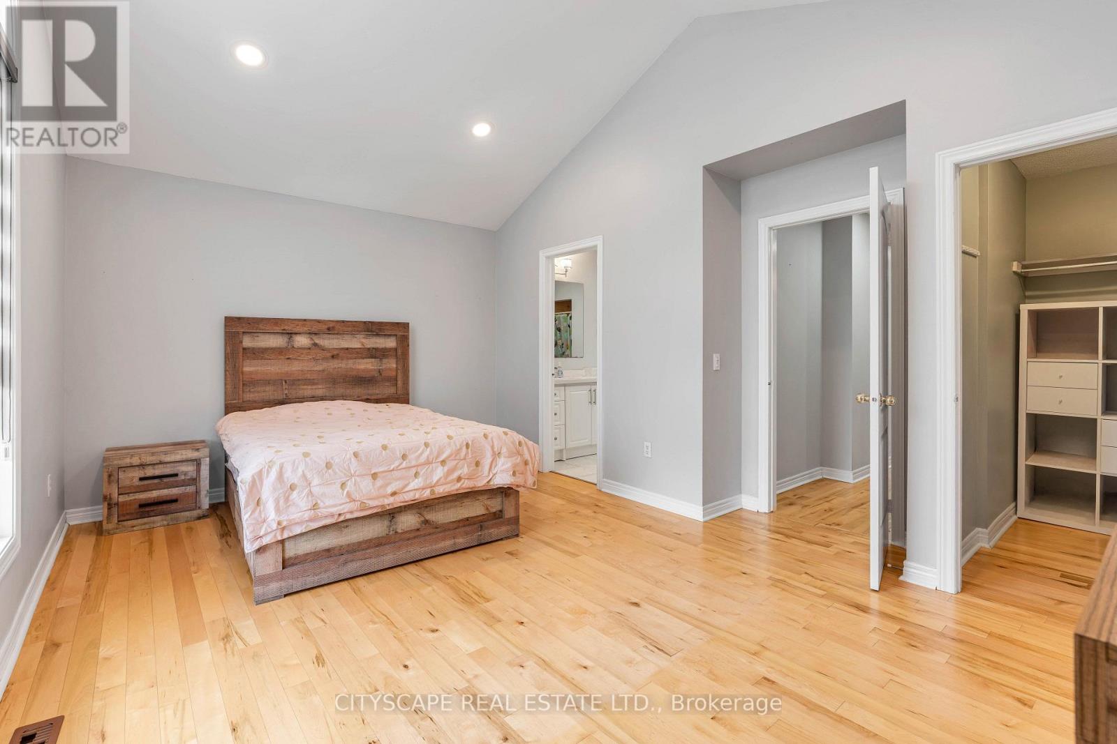5623 Longboat Avenue, Mississauga, Ontario  L5M 7E5 - Photo 35 - W13673026
