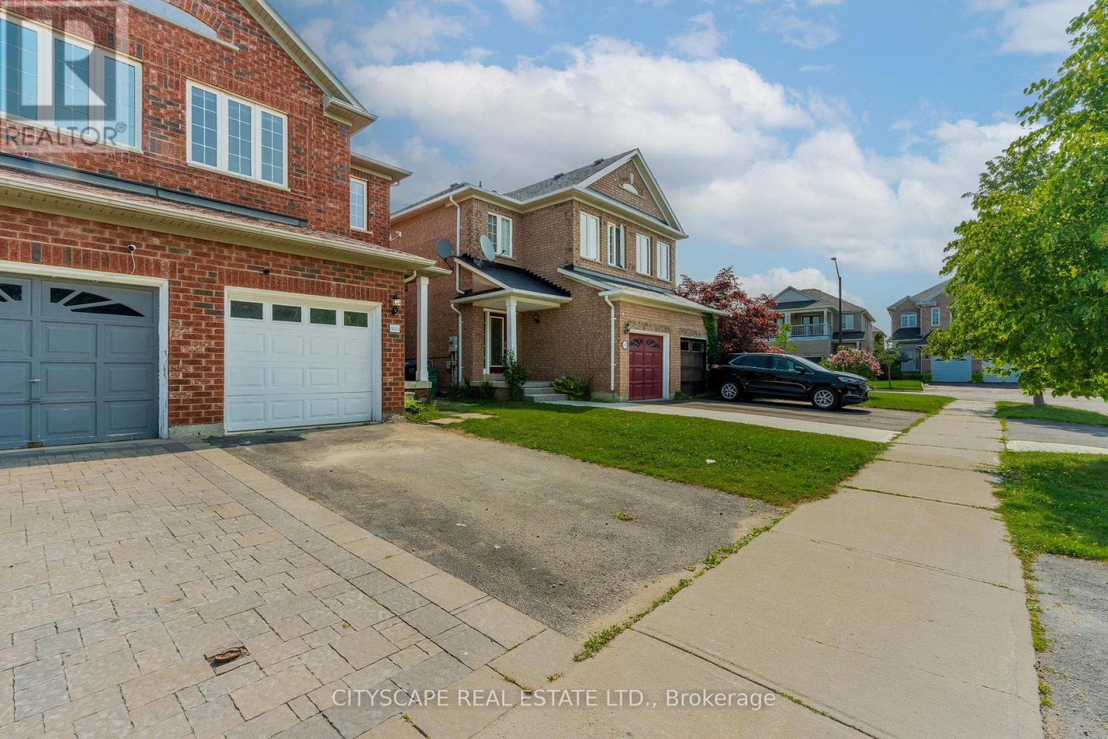 5623 Longboat Avenue, Mississauga, Ontario  L5M 7E5 - Photo 5 - W13673026
