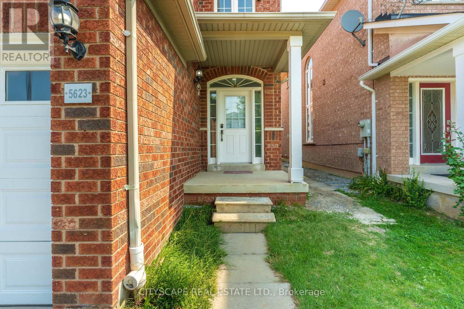 5623 Longboat Avenue, Mississauga, Ontario  L5M 7E5 - Photo 6 - W13673026