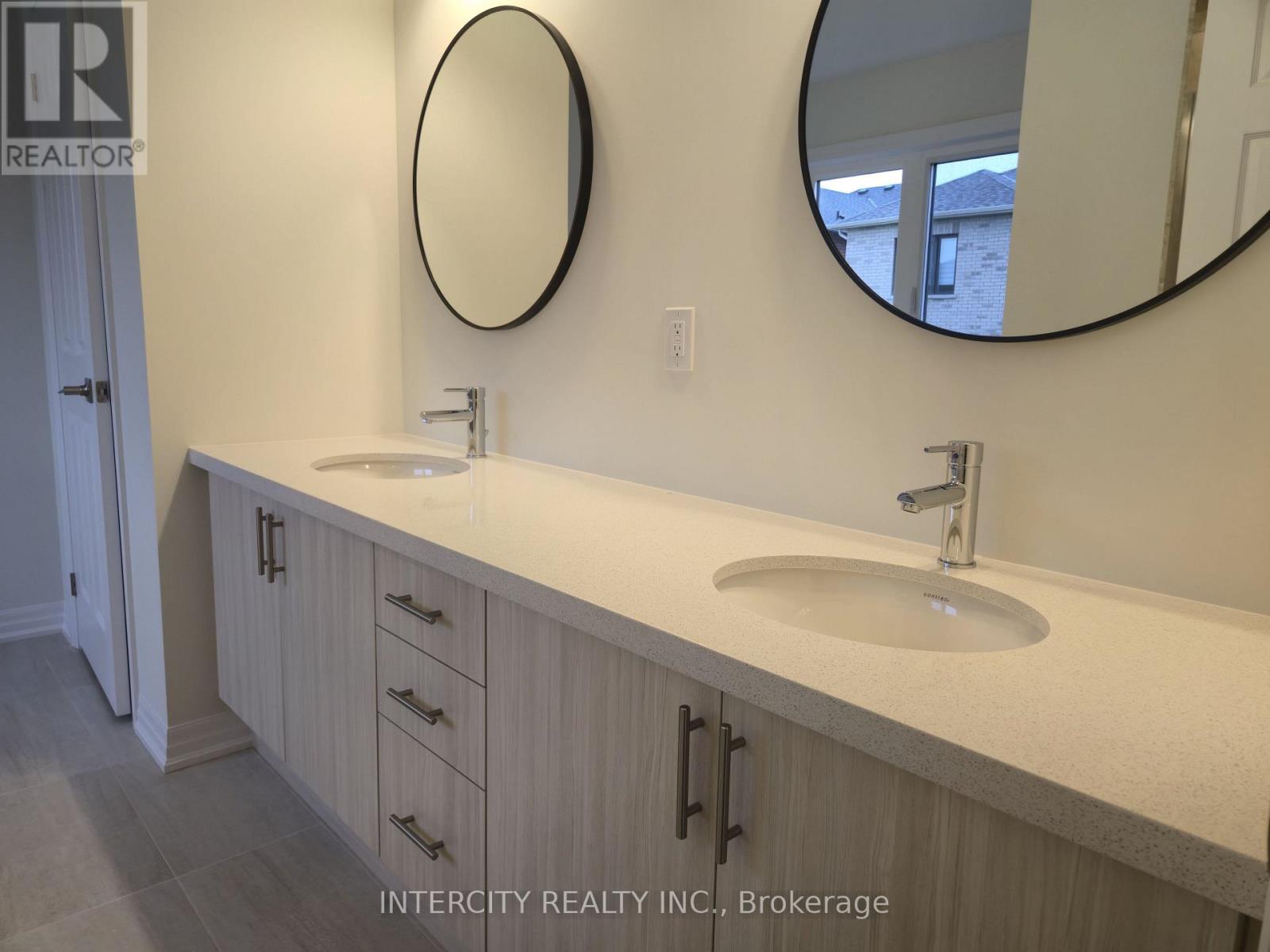 Upper - 45 Pembrook Street, Caledon, Ontario  L7E 4M7 - Photo 13 - W13673050