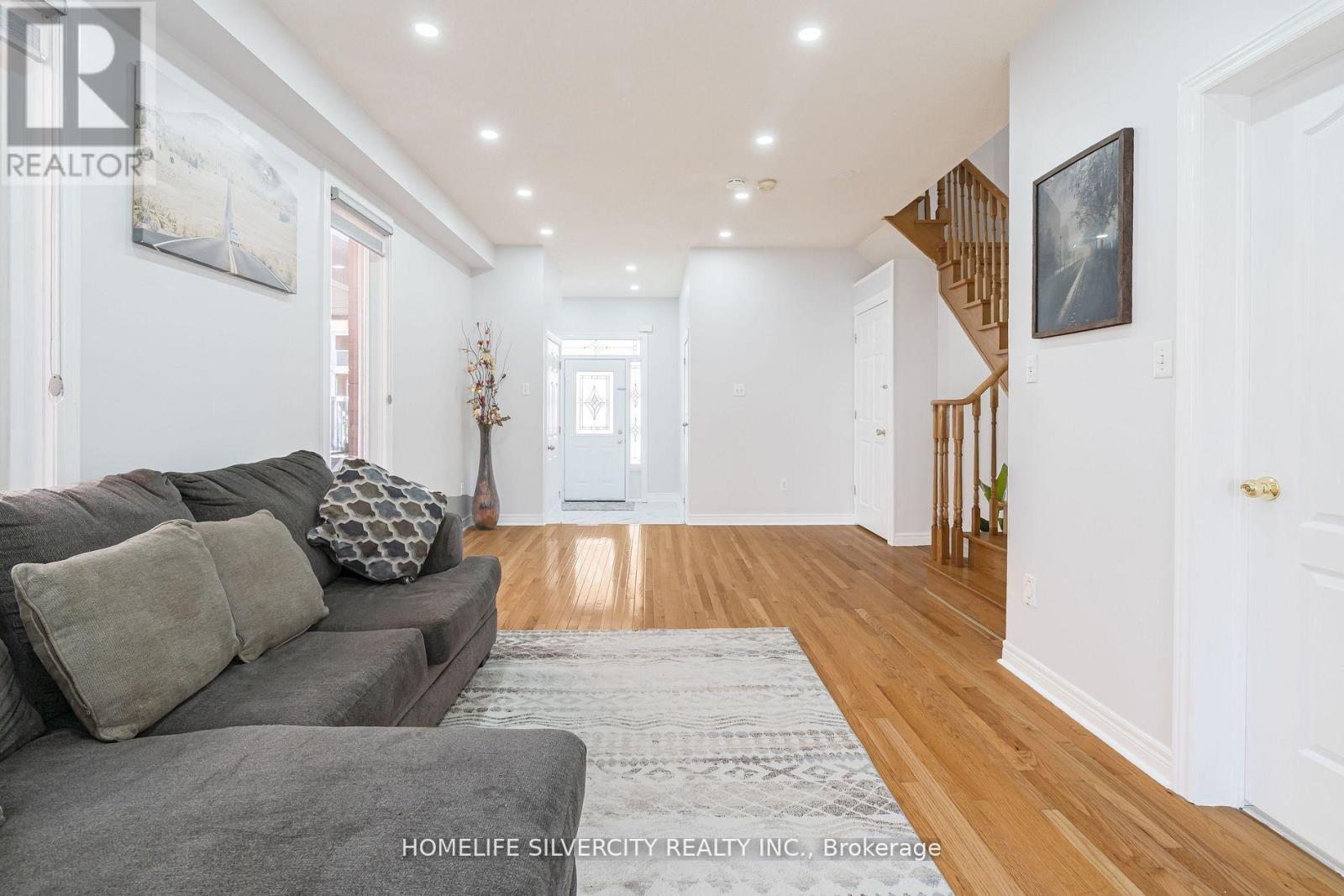 10 Rainy Dale Road, Brampton, Ontario  L6V 4S7 - Photo 5 - W13673066