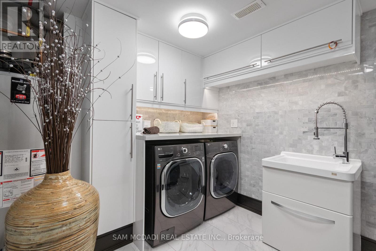 1031 Welwyn Drive, Mississauga, Ontario  L5J 3J2 - Photo 44 - W13673094