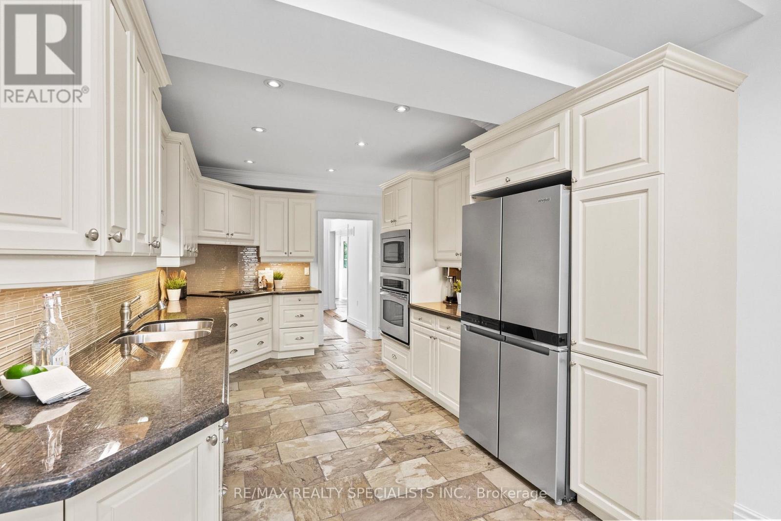 78 Meadowbank Road, Toronto, Ontario  M9B 5C9 - Photo 12 - W13673186