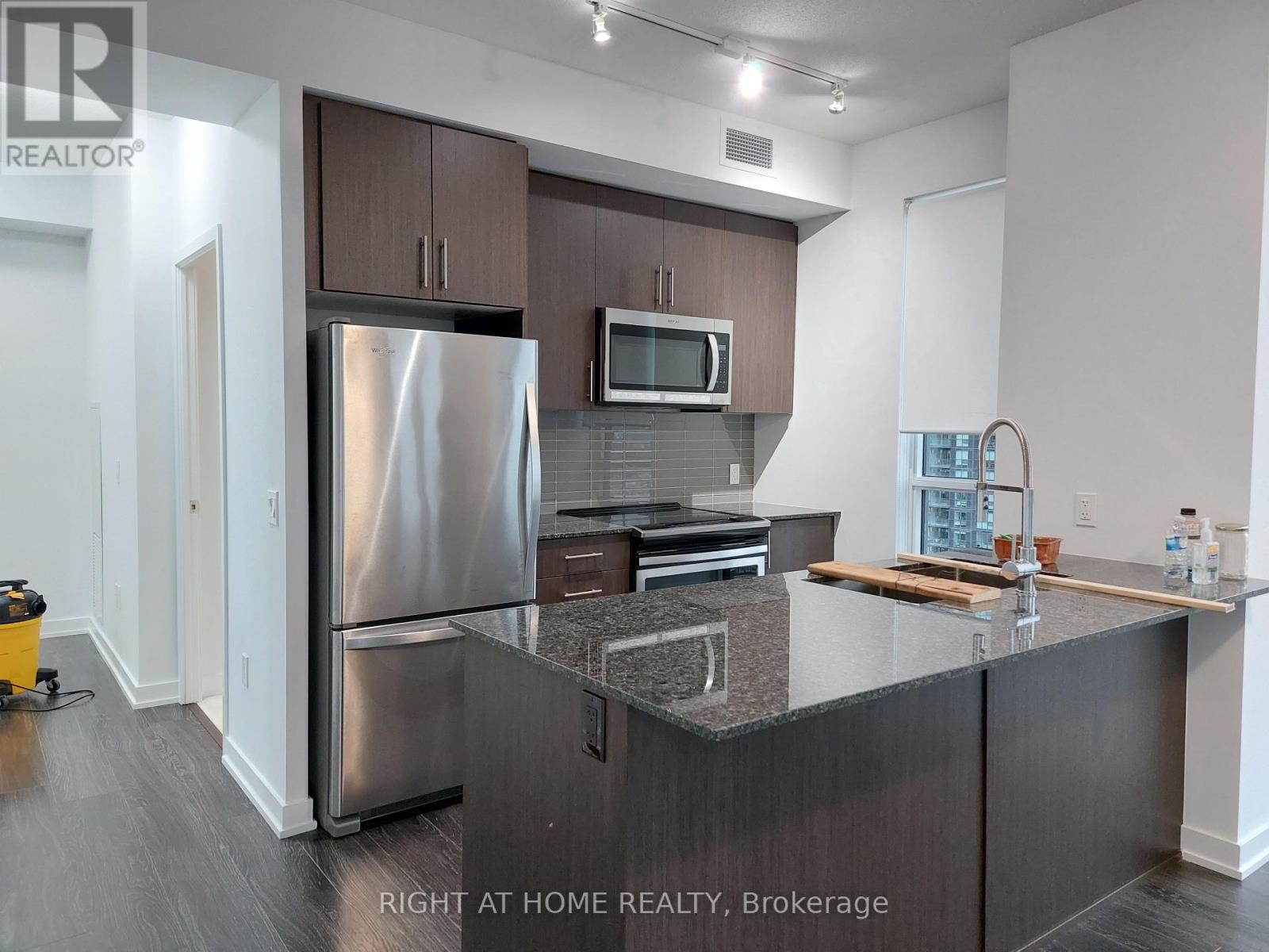 2820 - 4055 Parkside Village Drive, Mississauga, Ontario  L5B 0K8 - Photo 9 - W13673204